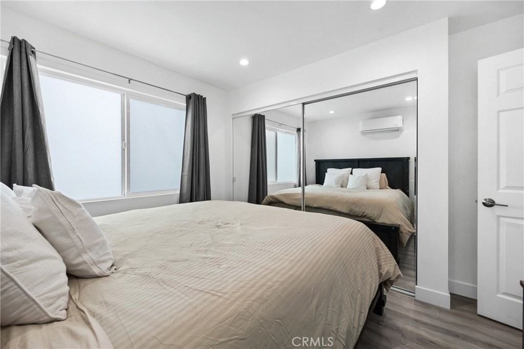 18017 Collins St - Photo 7 of 10