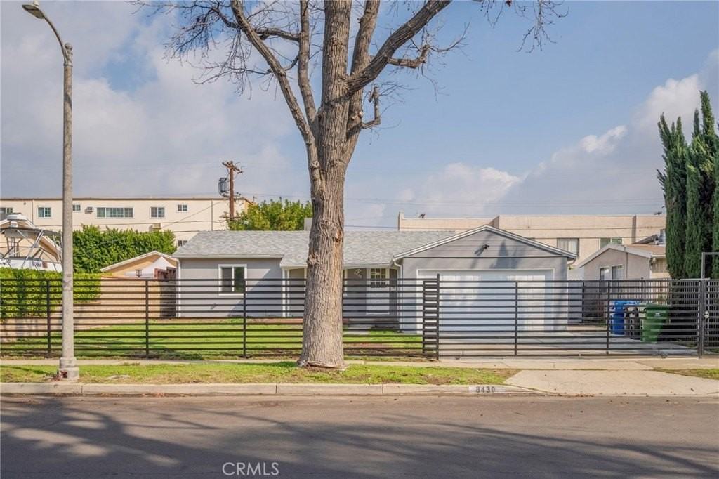 8430 Bardwell Ave - Photo 2 of 19