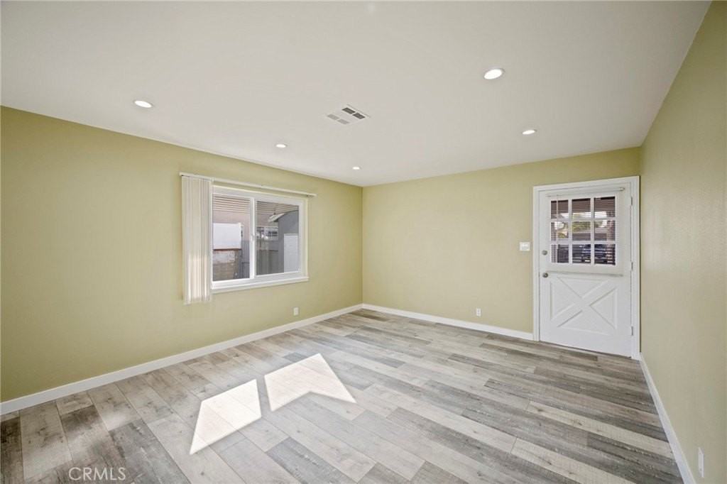 8430 Bardwell Ave - Photo 5 of 19