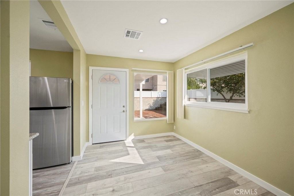 8430 Bardwell Ave - Photo 6 of 19