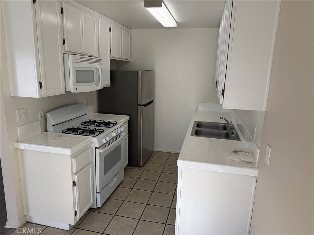 5855 Tujunga Ave #2 - Photo 2 of 13