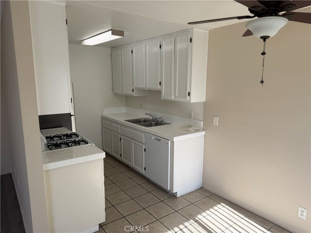 5855 Tujunga Ave #2 - Photo 3 of 13