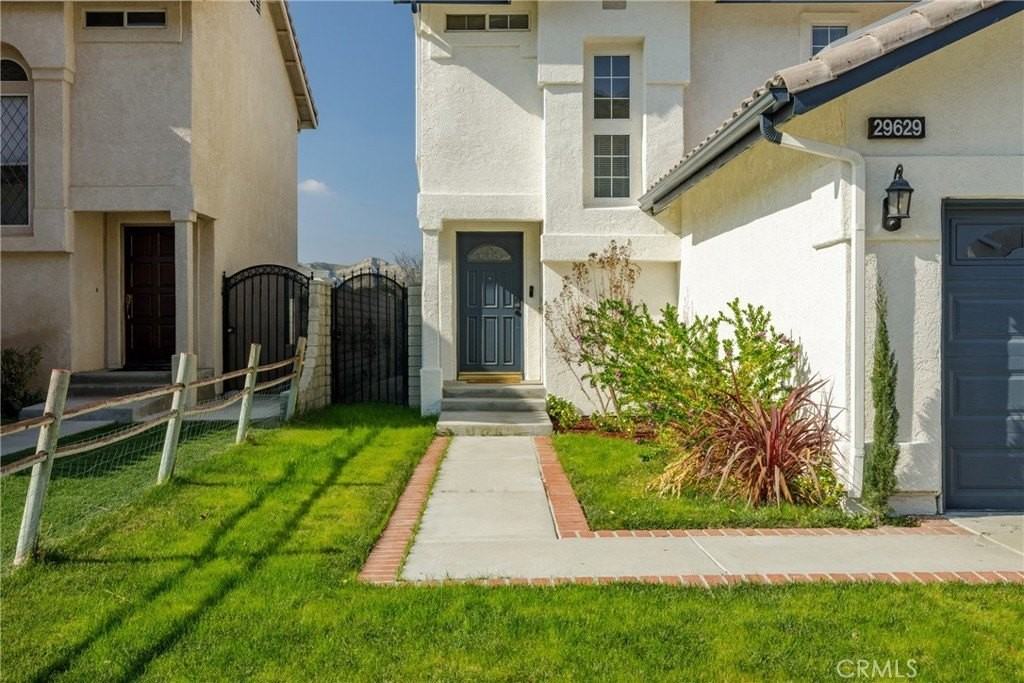 29629 Parkglen Pl - Photo 3 of 31