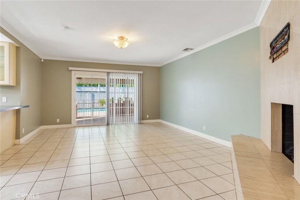 6119 Zelzah Ave - Photo 6 of 29