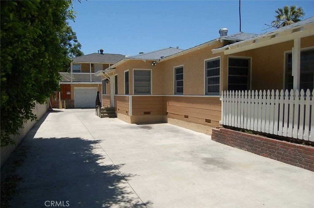 667 N Towne Ave - Photo 2 of 23