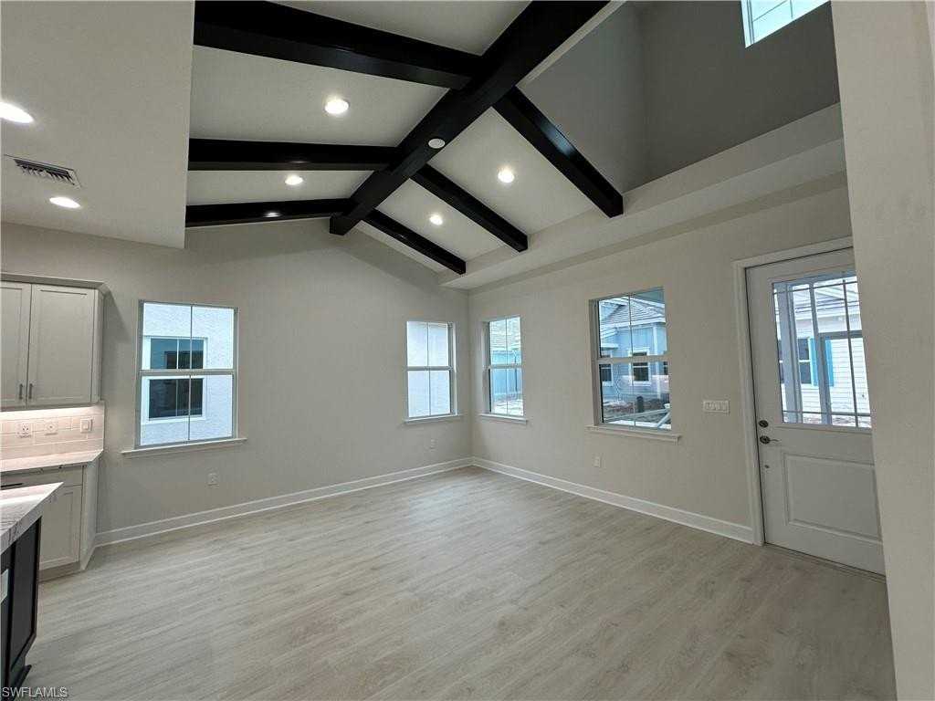 7255 Saona Ct - Photo 3 of 28