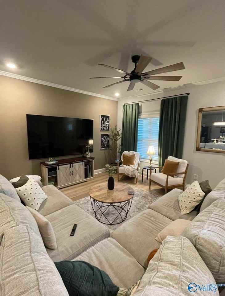 17664 Eastmoor St - Photo 2 of 8