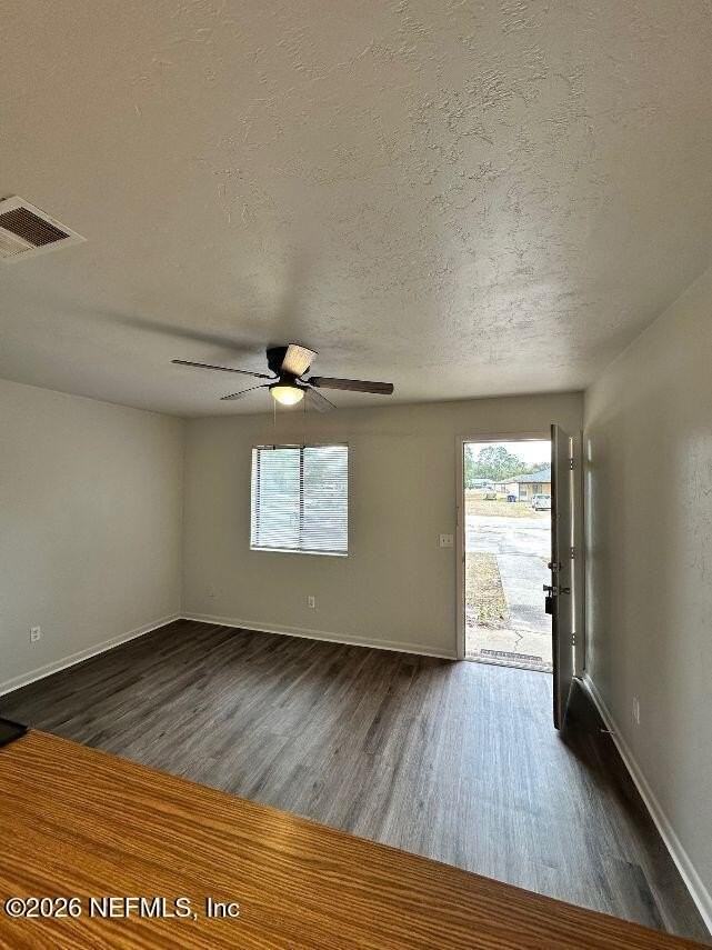 3842 Osprey Cir Apt B #B - Photo 3 of 9