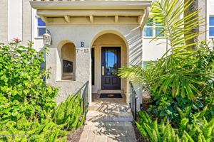 featured image of 11 10th St #11