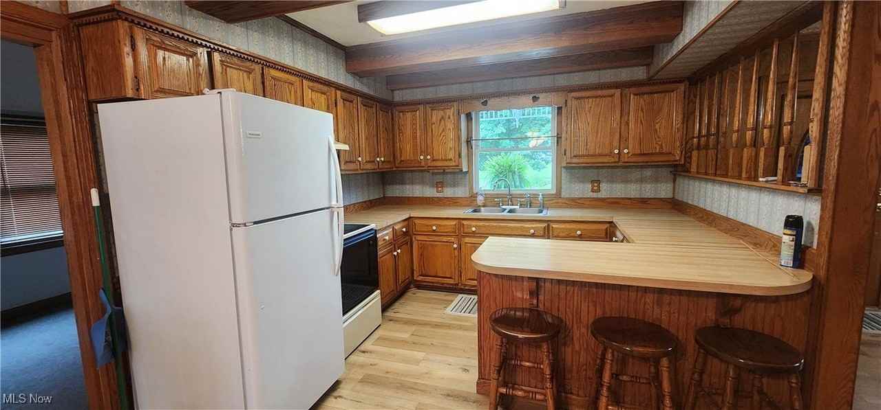 9090 Radcliffe Rd - Photo 5 of 19