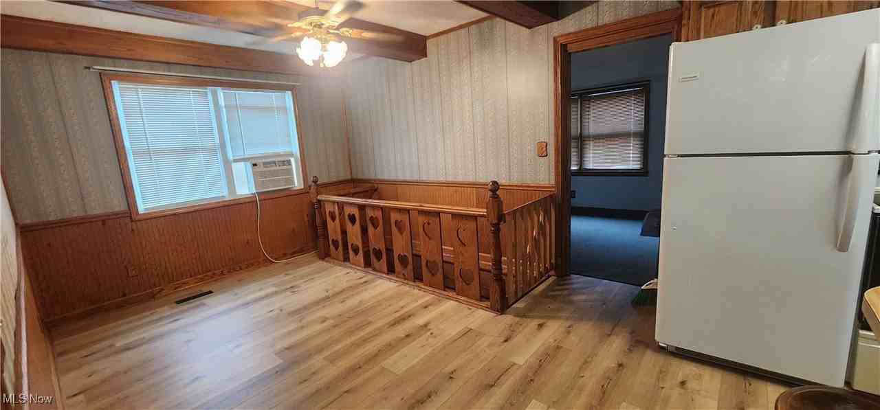 9090 Radcliffe Rd - Photo 6 of 19