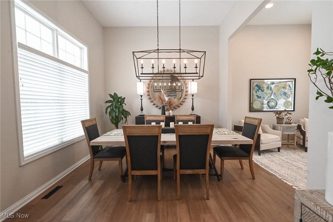 1305 Fieldstone Ct - Photo 3 of 42