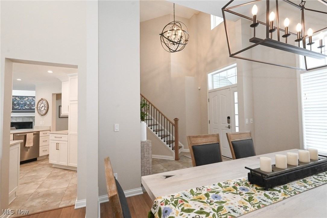 1305 Fieldstone Ct - Photo 4 of 42