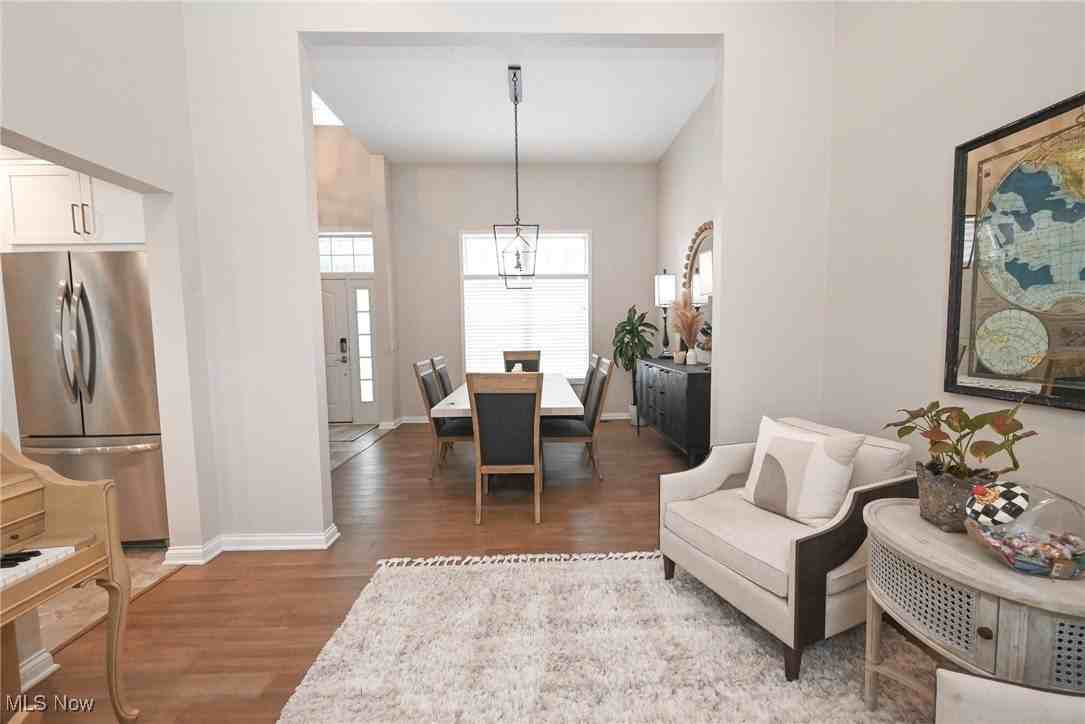 1305 Fieldstone Ct - Photo 6 of 42