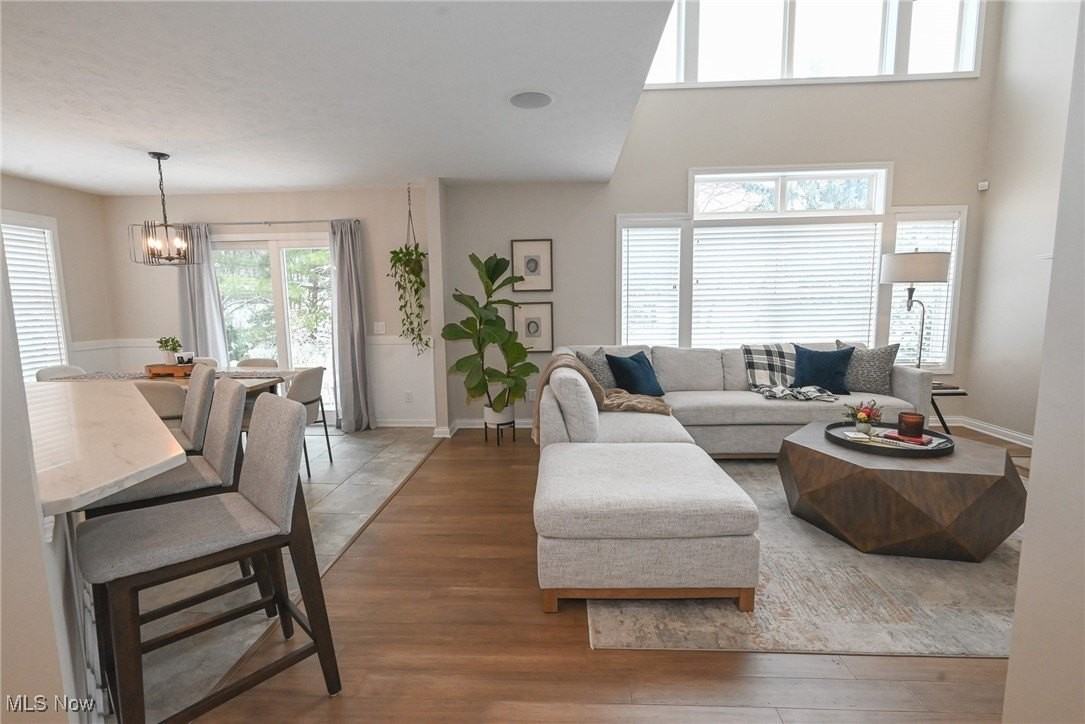 1305 Fieldstone Ct - Photo 7 of 42