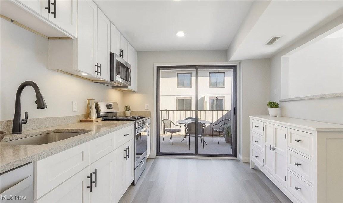 26651 Lake Of The Falls Blvd Unit 26651 #26651 - Photo 4 of 10