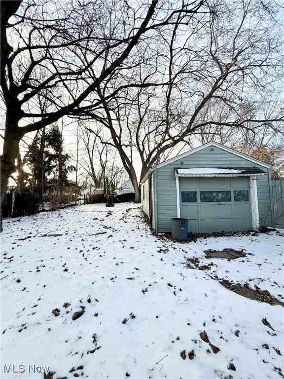 934 Nevin St - Photo 7 of 34