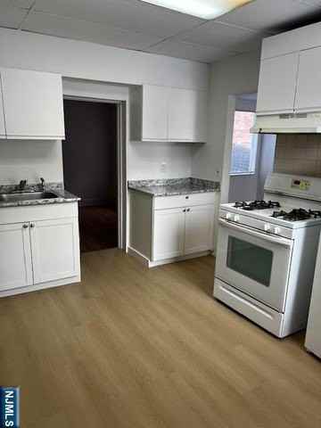 440 Highland Ave - Photo 3 of 10