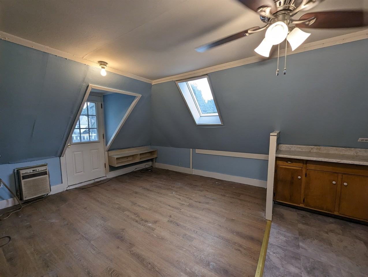 39 Perry Ave - Photo 2 of 16