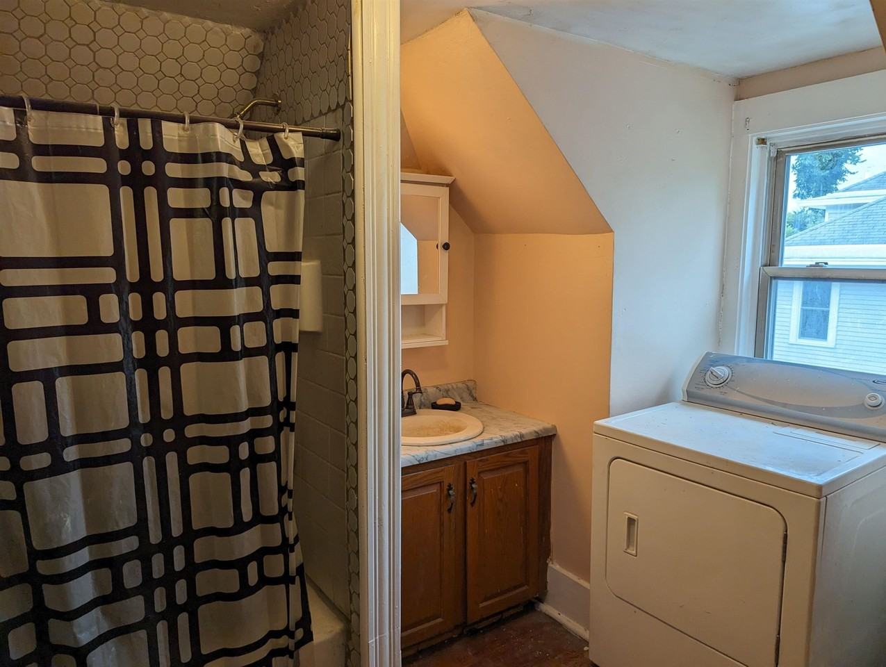 39 Perry Ave - Photo 6 of 16