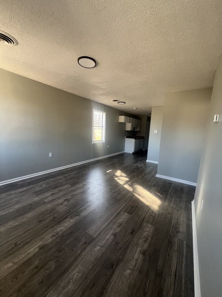 211 N College St #A - Photo 2 of 10