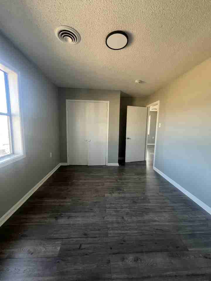 211 N College St #A - Photo 7 of 10