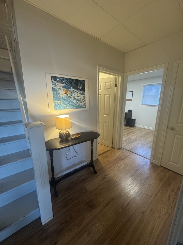 612 Romaine St - Photo 4 of 50