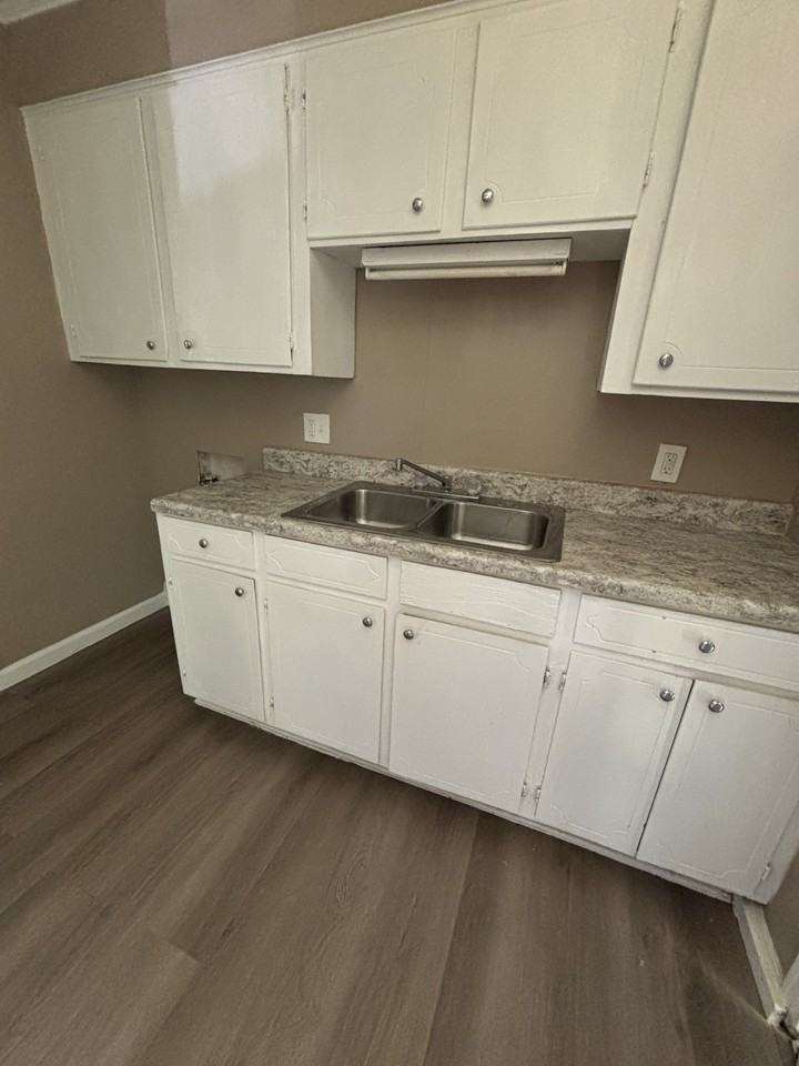 914 N Monroe Ave #1 - Photo 2 of 10