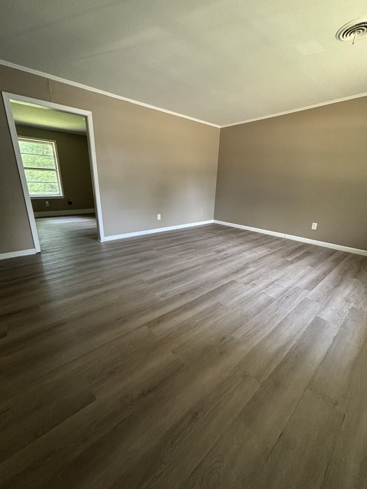 914 N Monroe Ave #1 - Photo 4 of 10