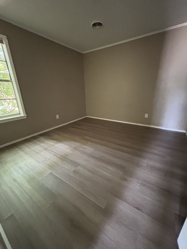 914 N Monroe Ave #1 - Photo 5 of 10