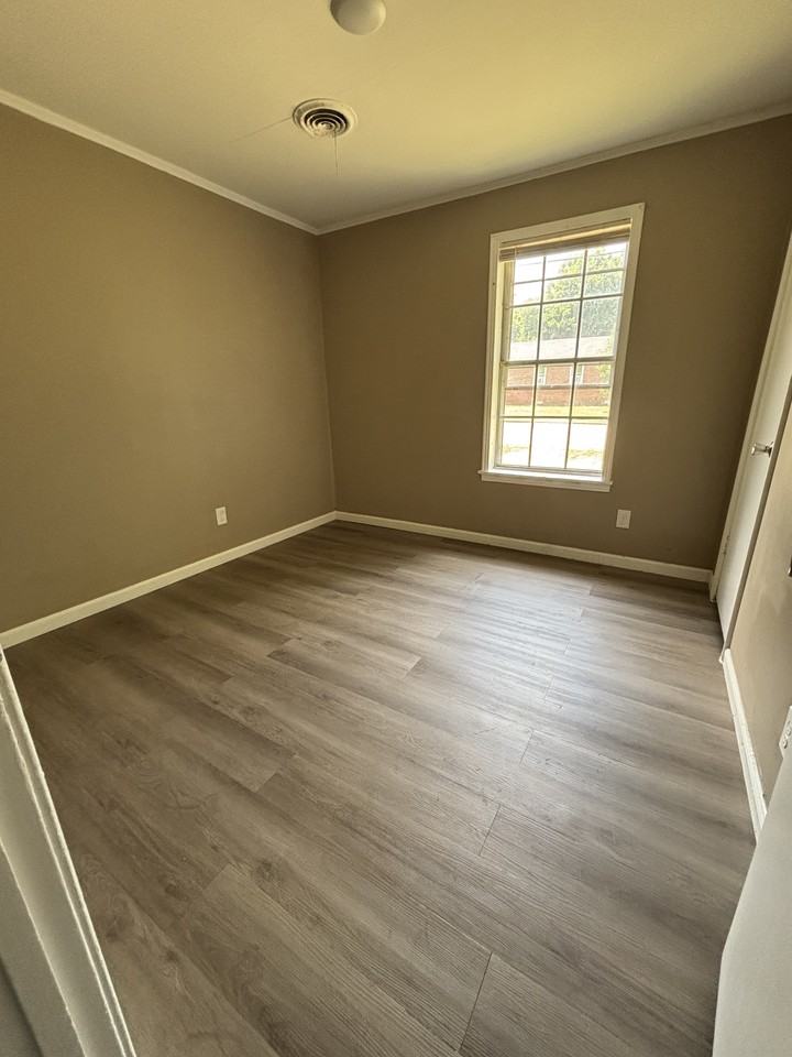 914 N Monroe Ave #1 - Photo 7 of 10