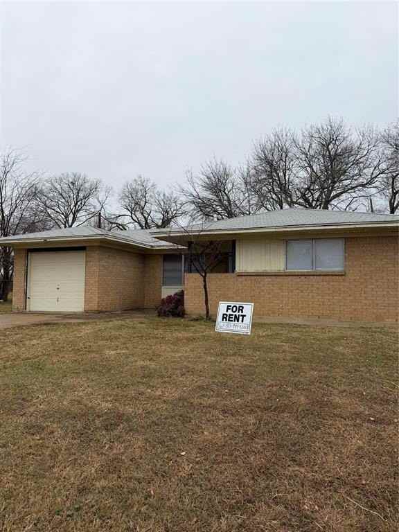 521 Pershing Dr - Photo 3 of 28