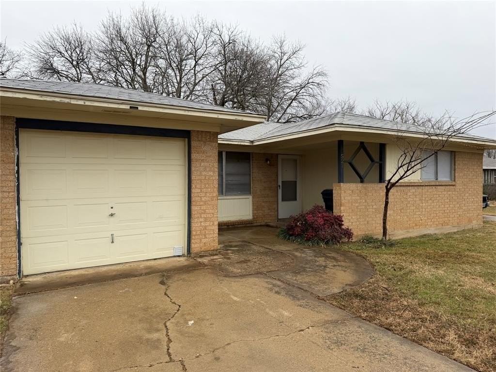 521 Pershing Dr - Photo 5 of 28