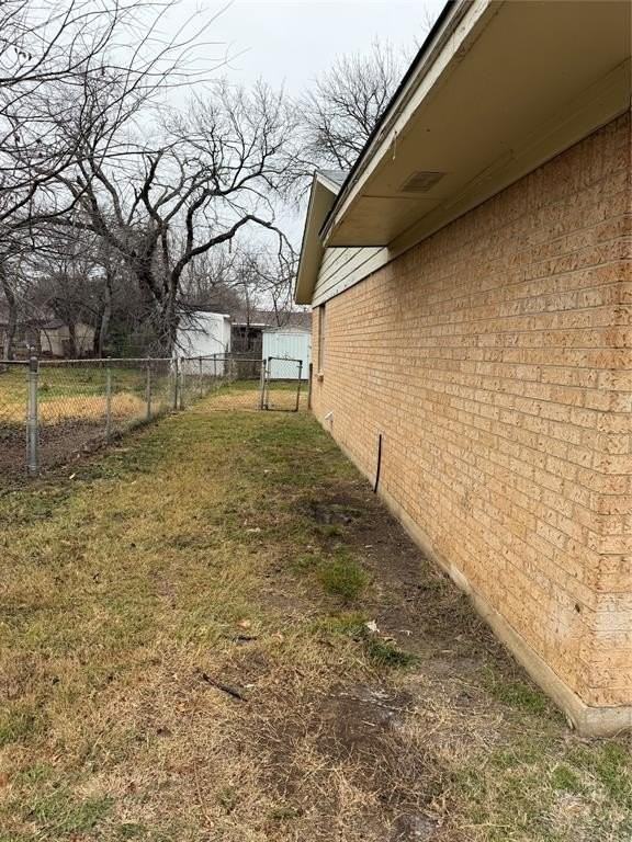 521 Pershing Dr - Photo 6 of 28