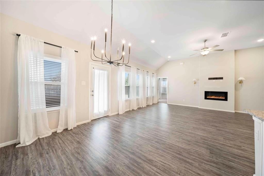 908 Cobalt Dr - Photo 4 of 40