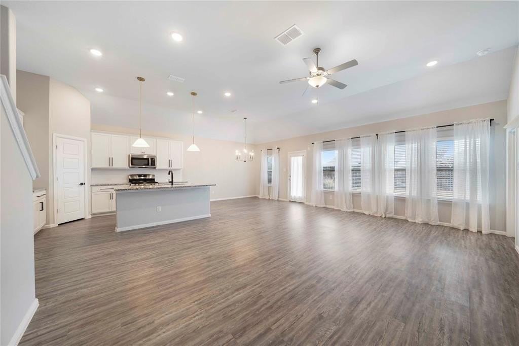 908 Cobalt Dr - Photo 5 of 40