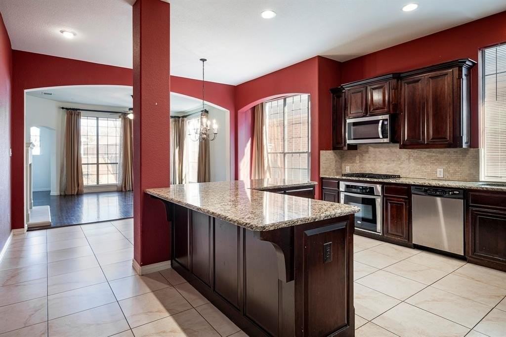 1138 Amy Dr - Photo 6 of 26