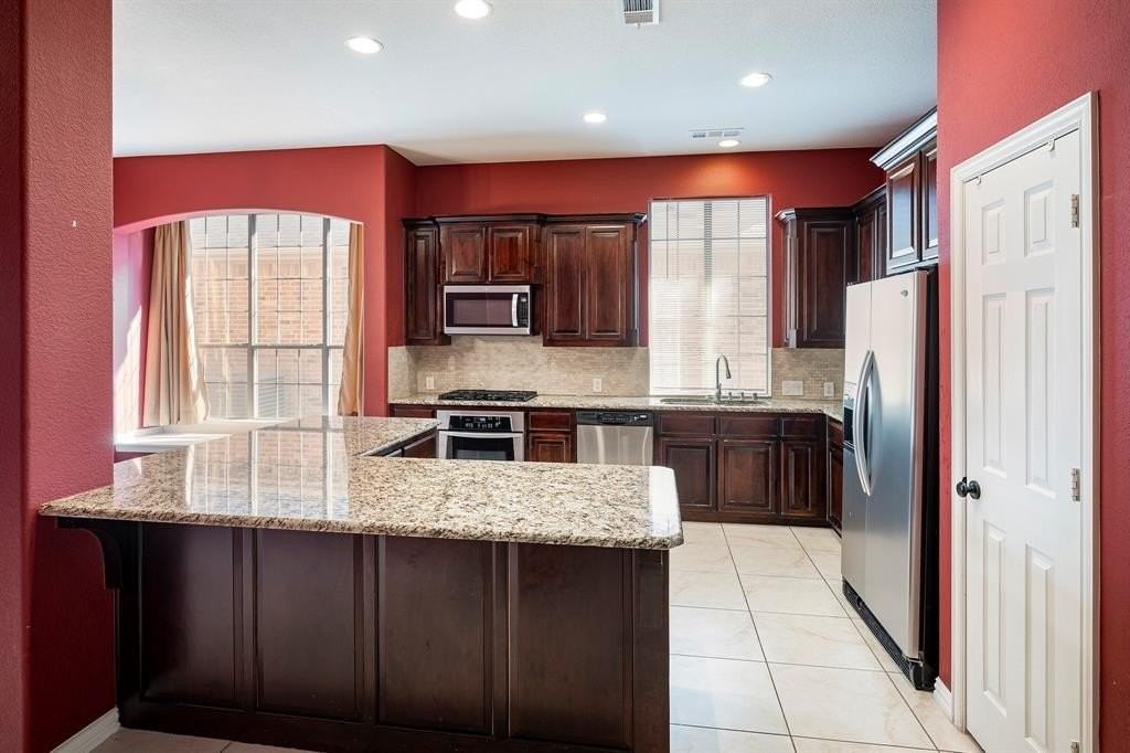 1138 Amy Dr - Photo 7 of 26