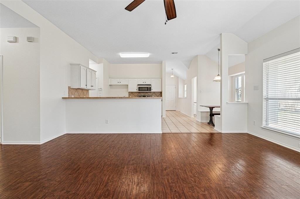 9937 Tanglebrush Dr - Photo 5 of 21