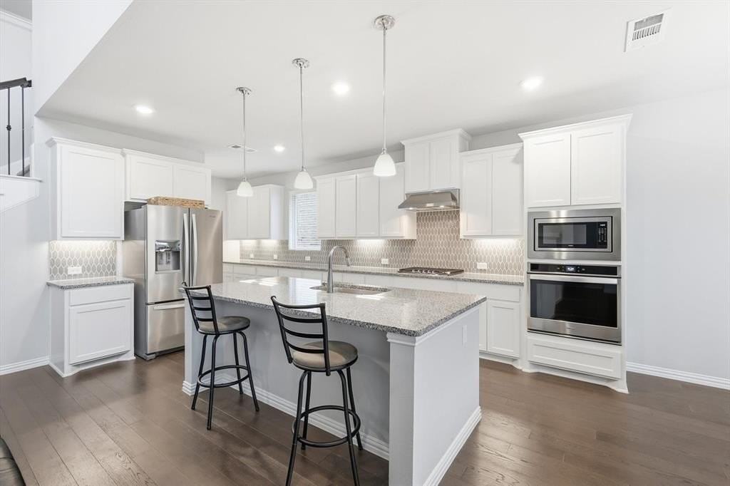 1708 Bird Cherry Ln - Photo 4 of 32