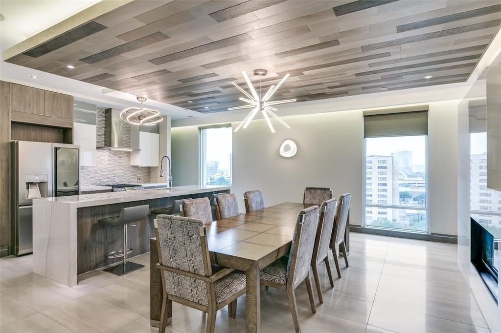 4005 Gaston Ave - Photo 2 of 34