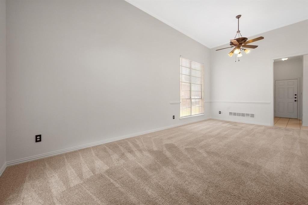 4512 Crown Ridge Dr - Photo 6 of 32