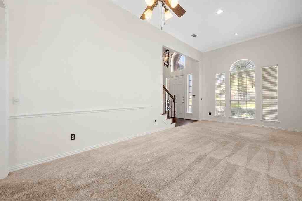 4512 Crown Ridge Dr - Photo 7 of 32