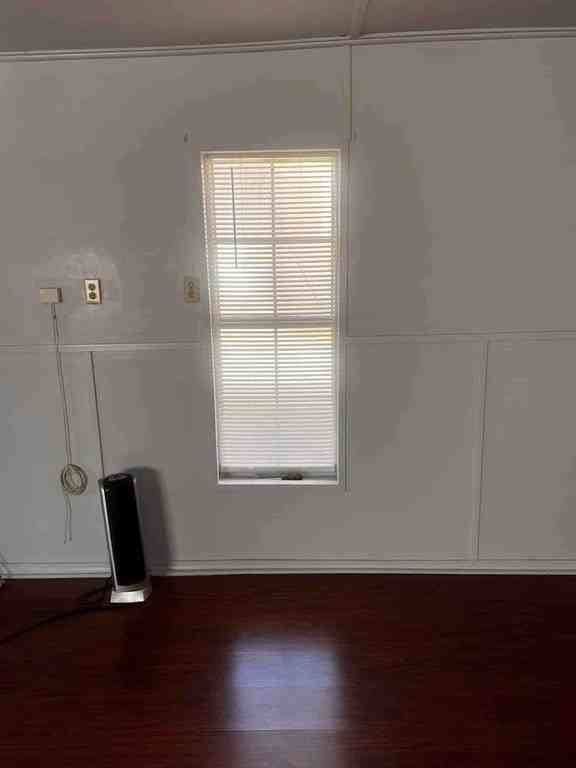 1400 Runnels St - Photo 6 of 7