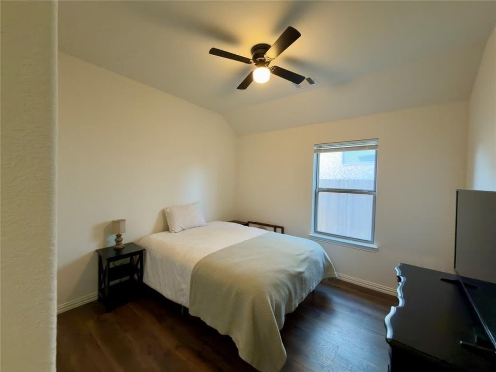 416 Paloma St - Photo 4 of 9