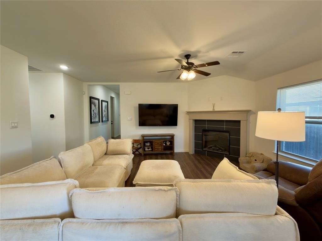 416 Paloma St - Photo 5 of 9