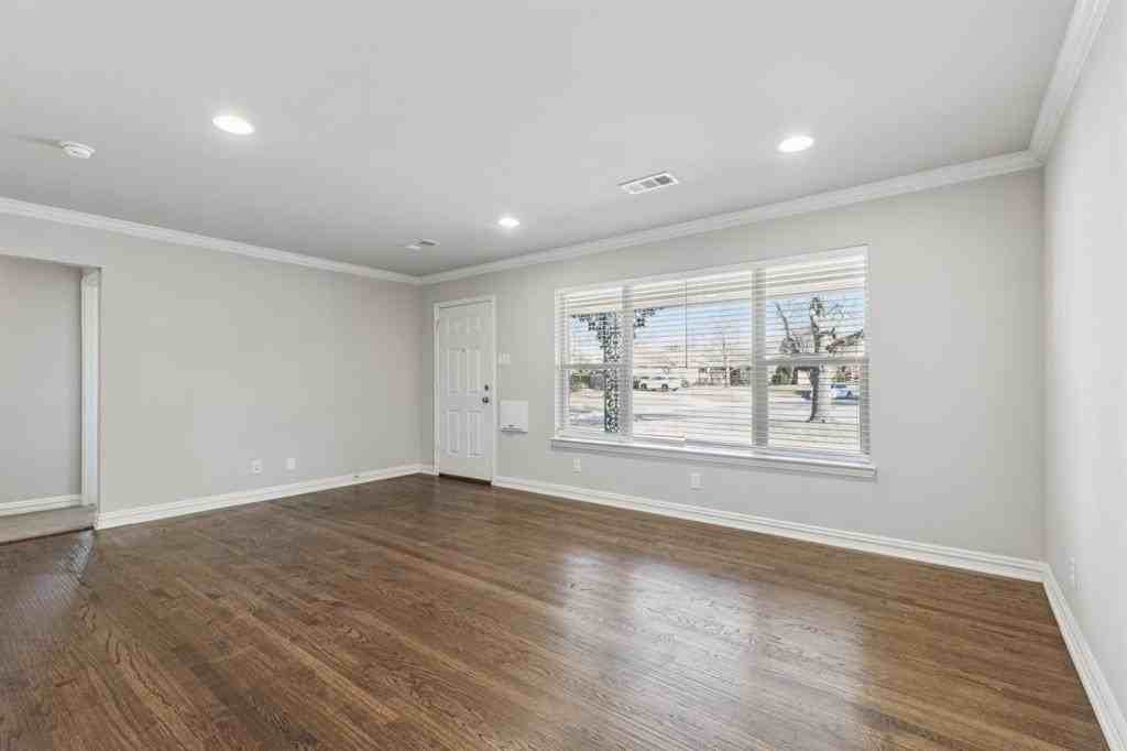 9363 Angora St - Photo 2 of 10