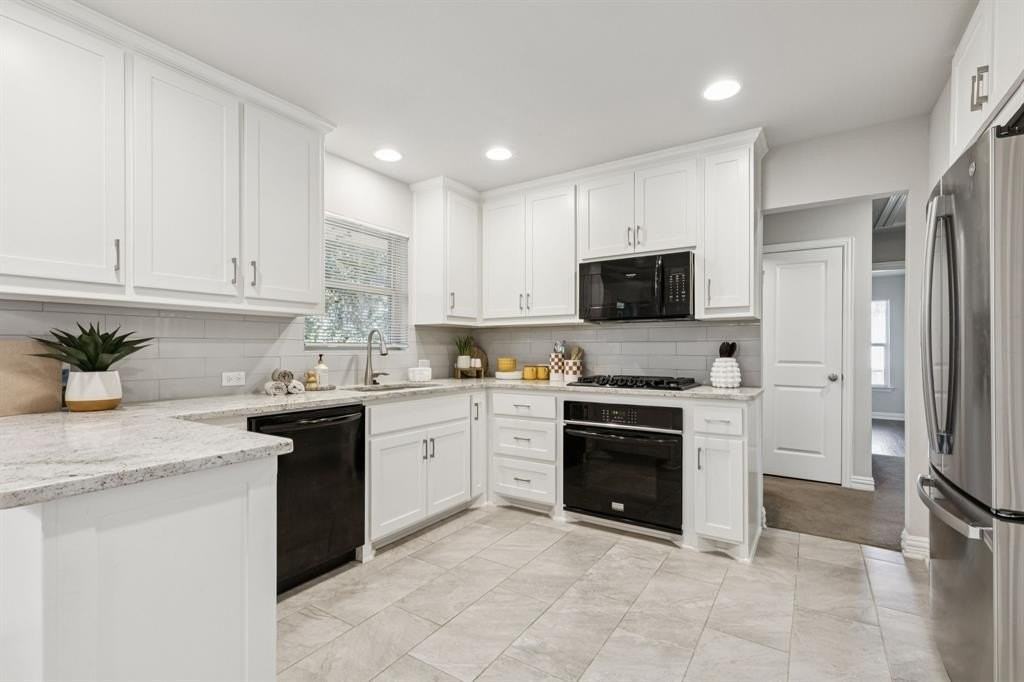 9363 Angora St - Photo 3 of 10