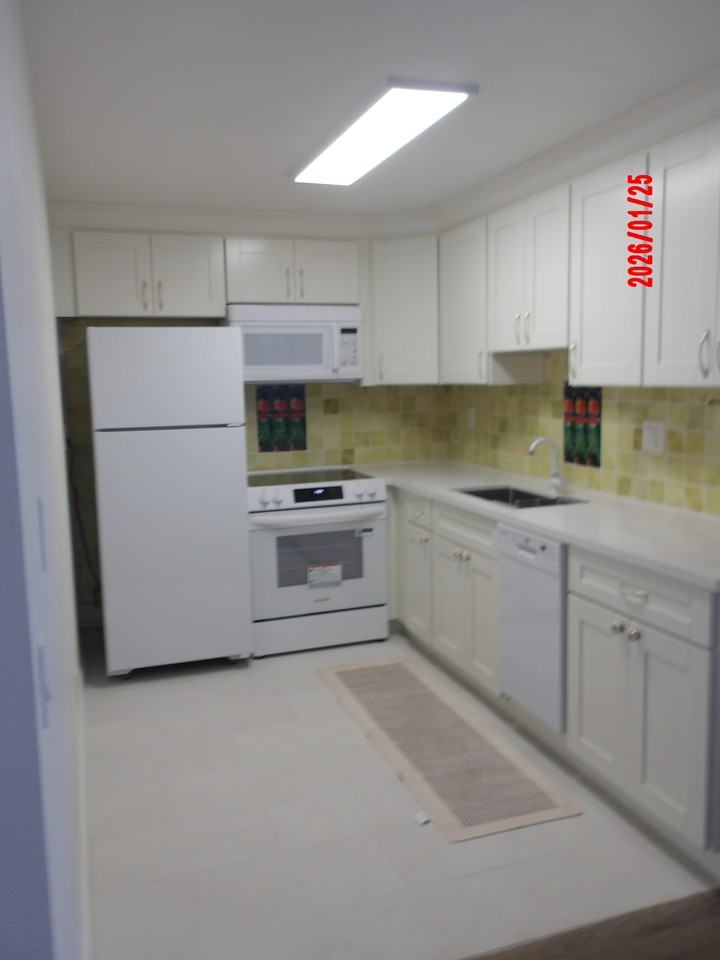 624 Spencer St #1 - Photo 4 of 7