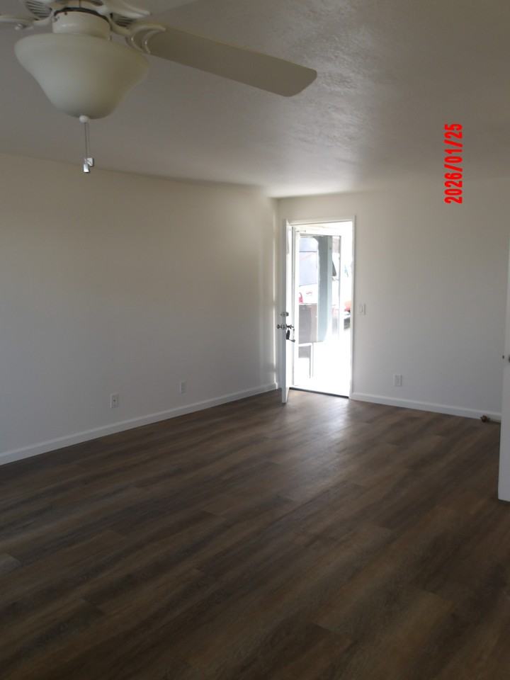 624 Spencer St #1 - Photo 5 of 7